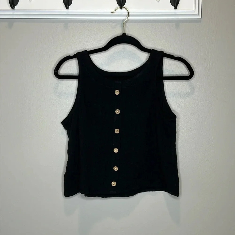 Beachsissi Black Casual Tank Top with Buttons Size Medium Closet Staple